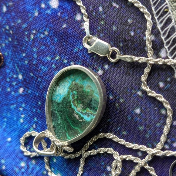 Chrysocolla Shattuckite and Malachite pendant Dolphin Abstract - Picture 3 of 3